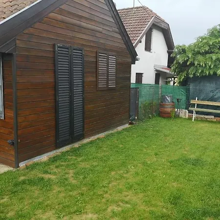 Karos Apartmanhaz
