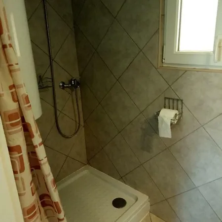 Karos Apartmanhaz *