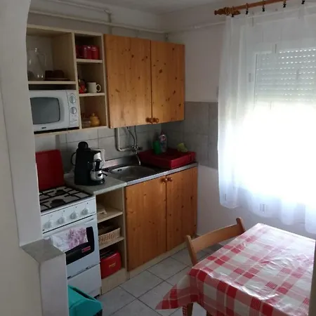 Karos Apartmanhaz * Zalakaros