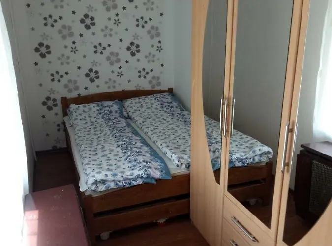 Karos Apartmanhaz Lägenhet *